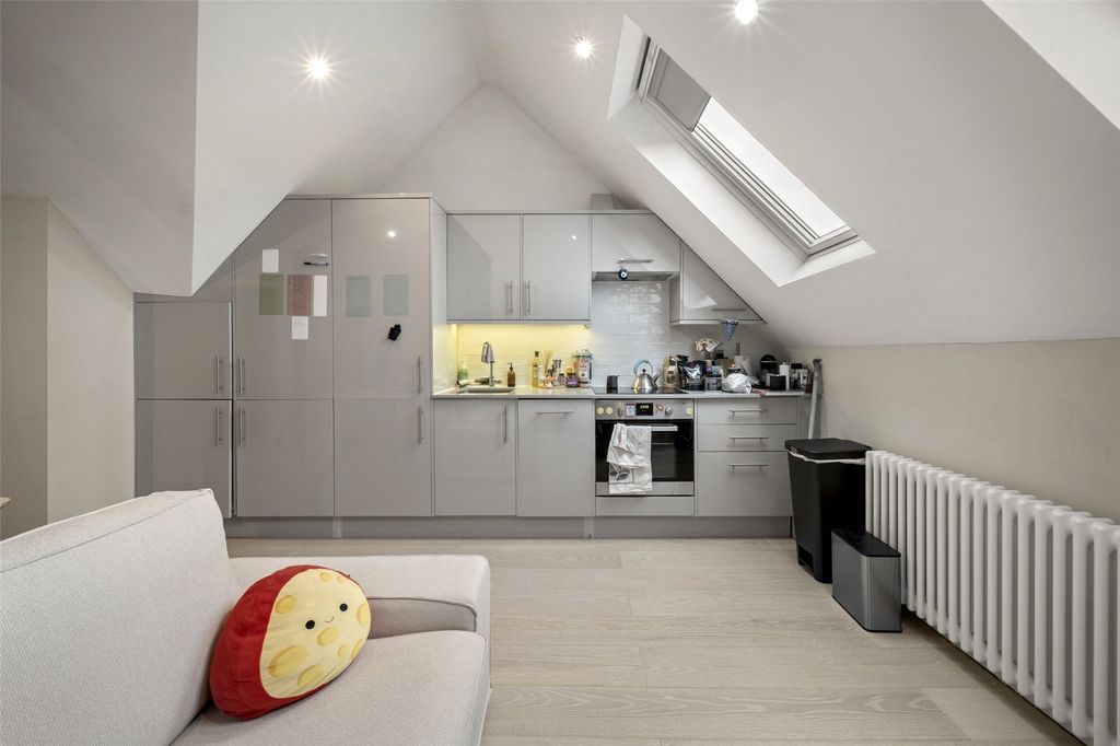 Property photo 3 of 7 Picture No. 06