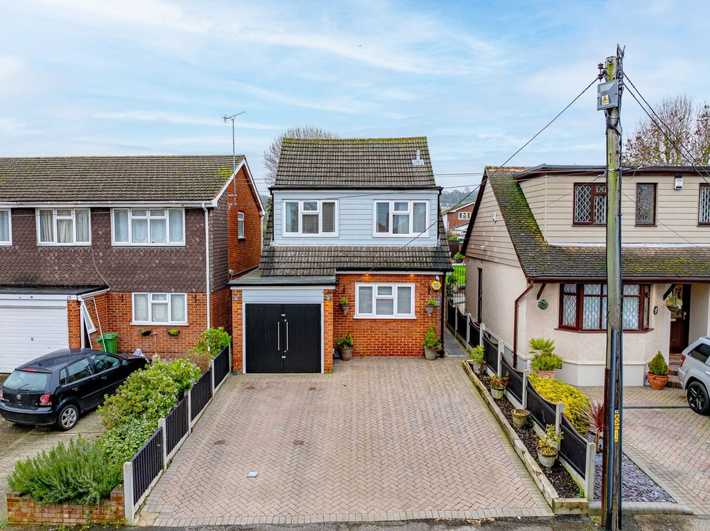 Property photo 1 of 33