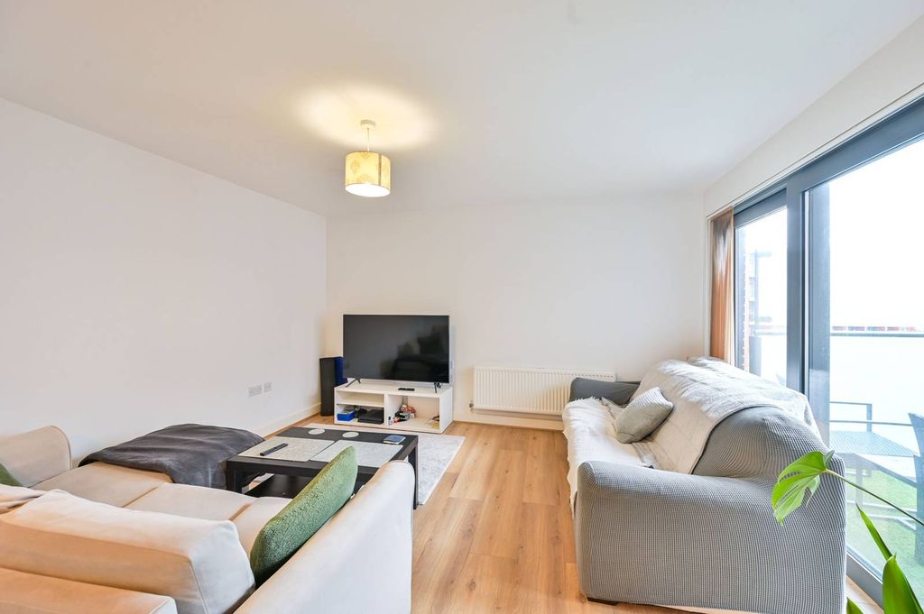 Property photo 3 of 11