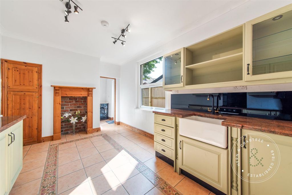 Property photo 3 of 34 Llanfair-Road-21.Jpg