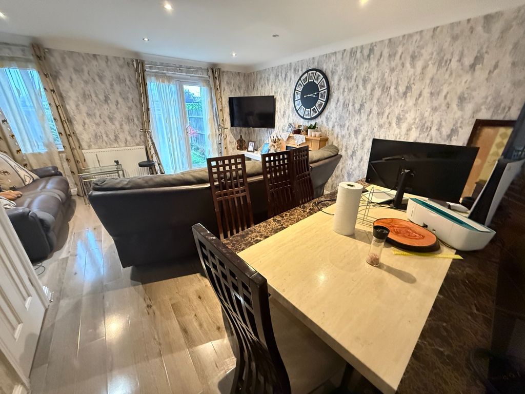 Property photo 3 of 12 5348294