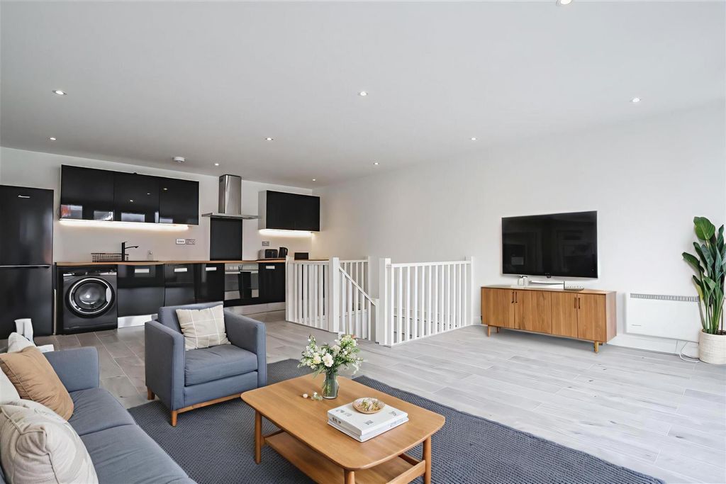 Property photo 1 of 32 1.Jpg