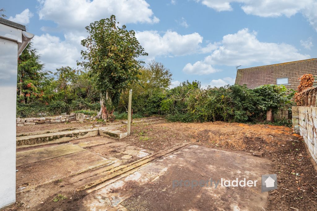 Property photo 3 of 22 Marshall Close_-22