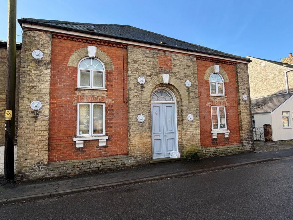 Property photo 2 of 53