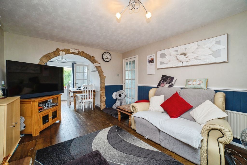 Property photo 3 of 17