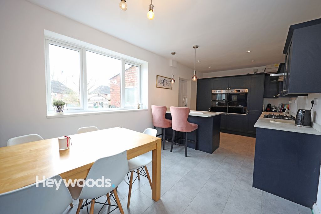 Property photo 2 of 39 099A3337