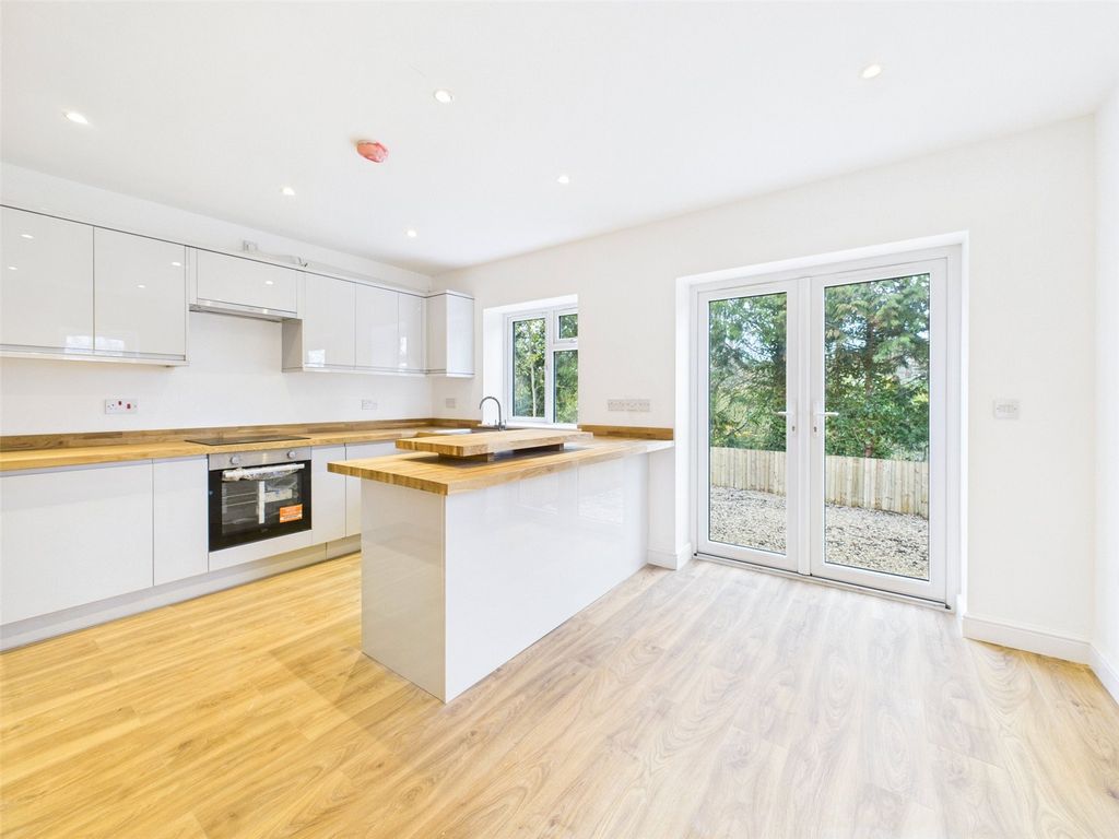 Property photo 2 of 17 Picture No. 03