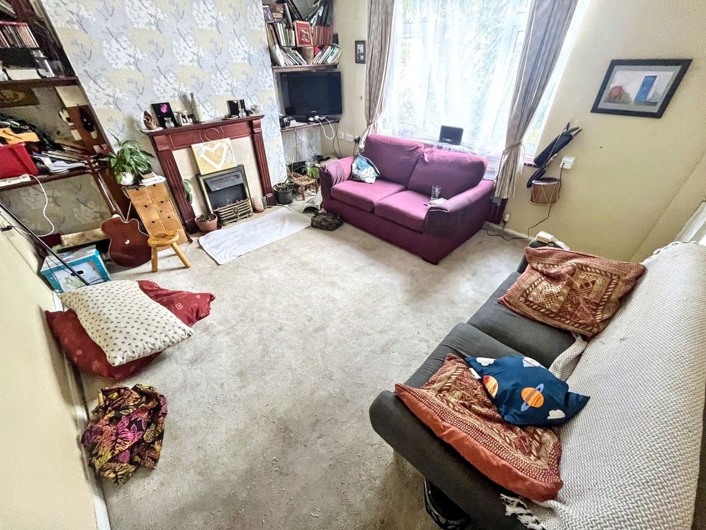 Property photo 3 of 8
