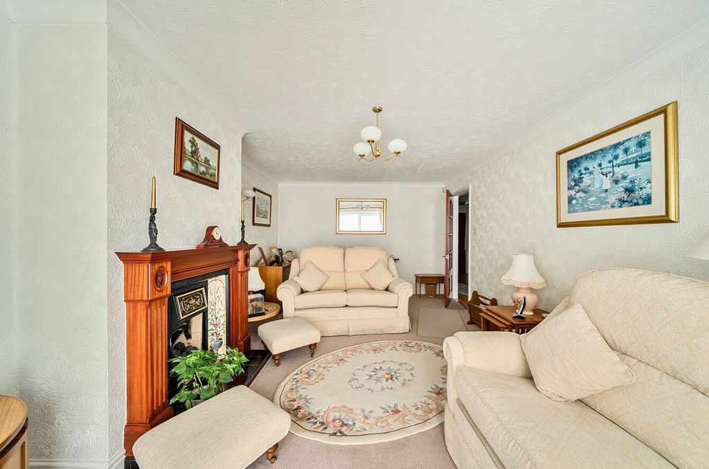 Property photo 3 of 25 Living Room