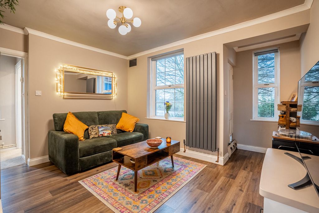 Property photo 1 of 14 Living Room