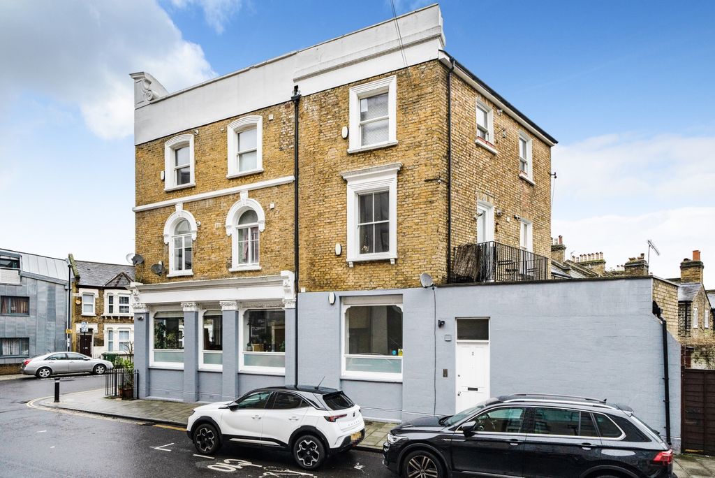 Property photo 1 of 20 External