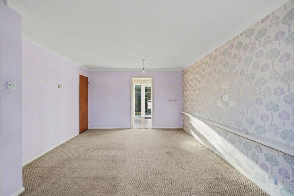 Property photo 2 of 32