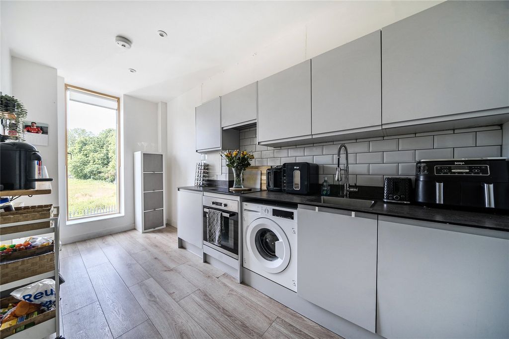 Property photo 2 of 14 Picture No. 01