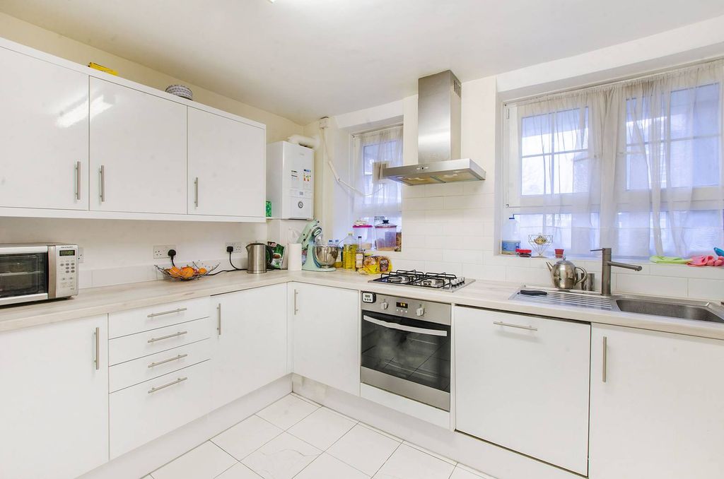 Property photo 1 of 5