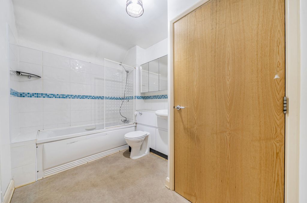 Property photo 3 of 17 1484813-11-6A4385...