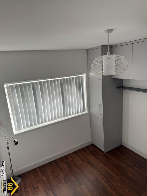 Property photo 1 of 9 Photo 0