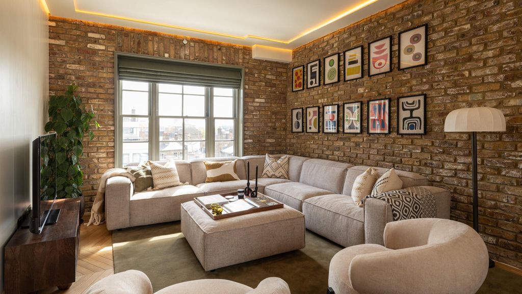 Property photo 1 of 15 Living Room