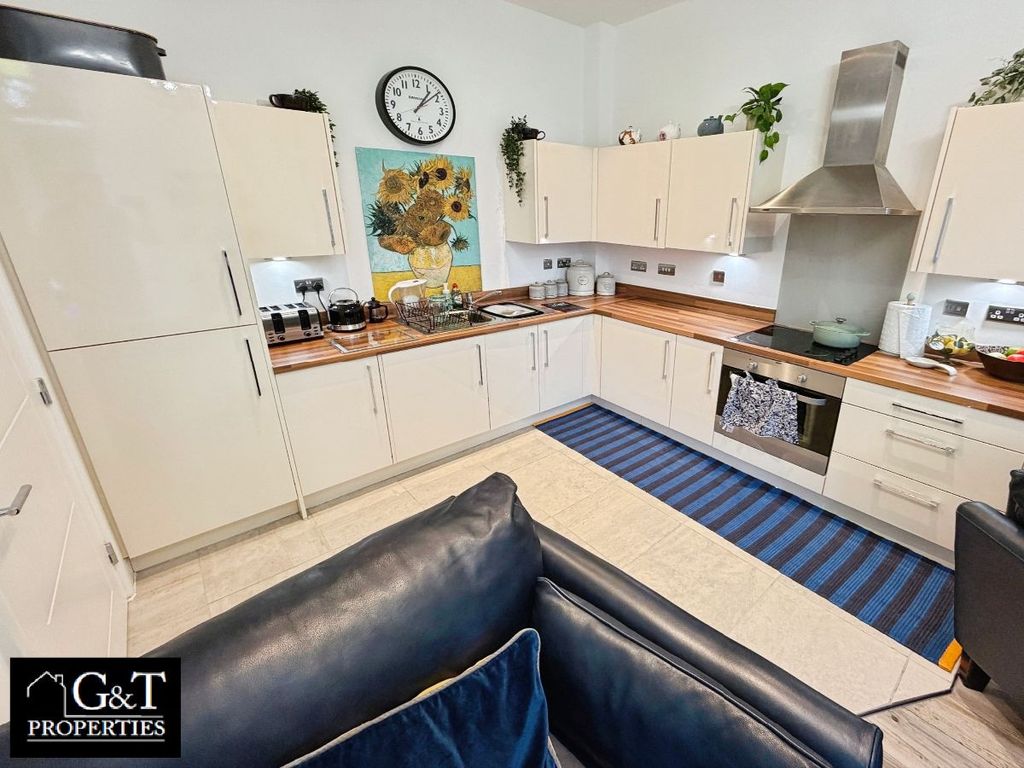 Property photo 1 of 13 Open Lounge/Diner