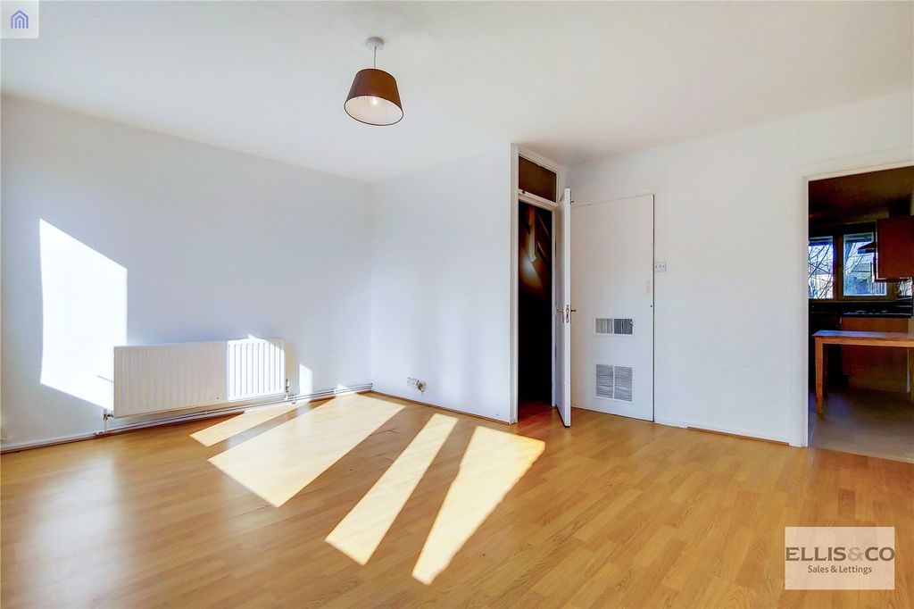 Property photo 2 of 17 Picture No. 02