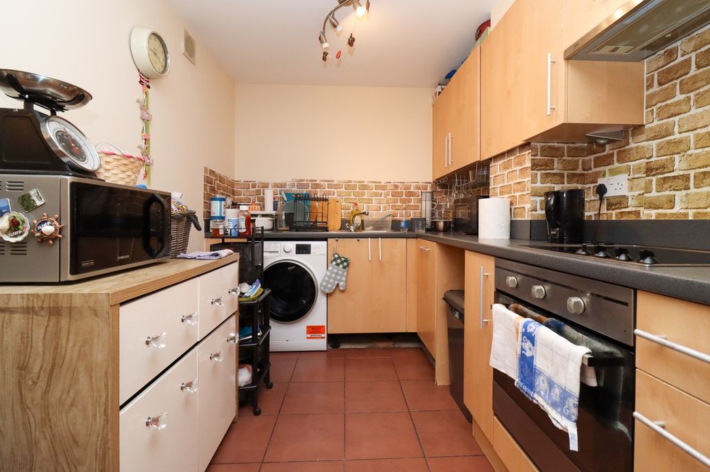 Property photo 3 of 7
