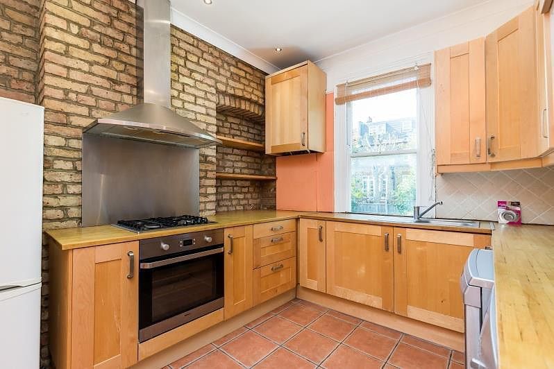 Property photo 3 of 6 Kitchen