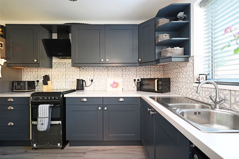 Property photo 3 of 22 Dining Kitchen