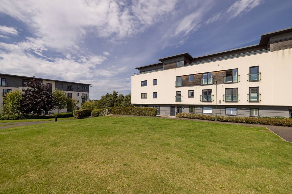 2 bed flat for sale16/6 Burnbrae Drive, Edinburgh EH12