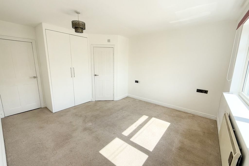 Property photo 3 of 14 Bedroom