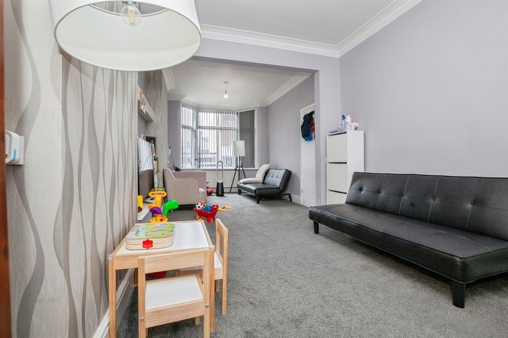 Property photo 3 of 18