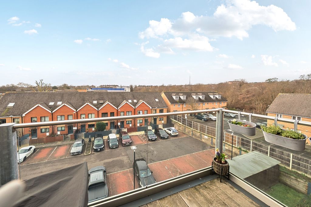 Property photo 2 of 15 1414576-5-69982c7...