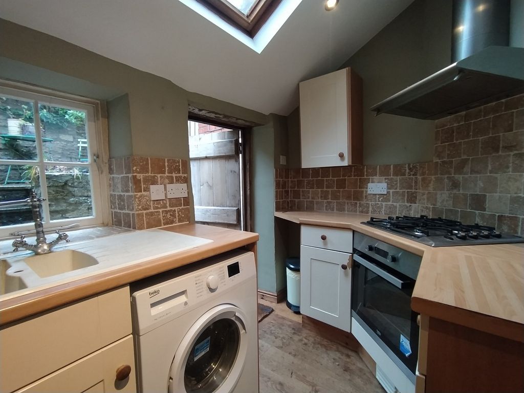 Property photo 2 of 11 Image
