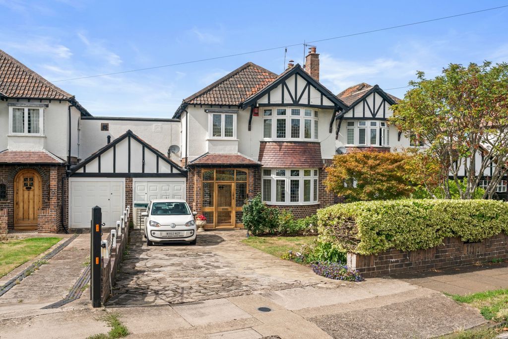 Property photo 1 of 15 External