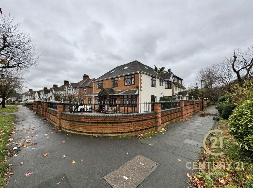 Property photo 2 of 24