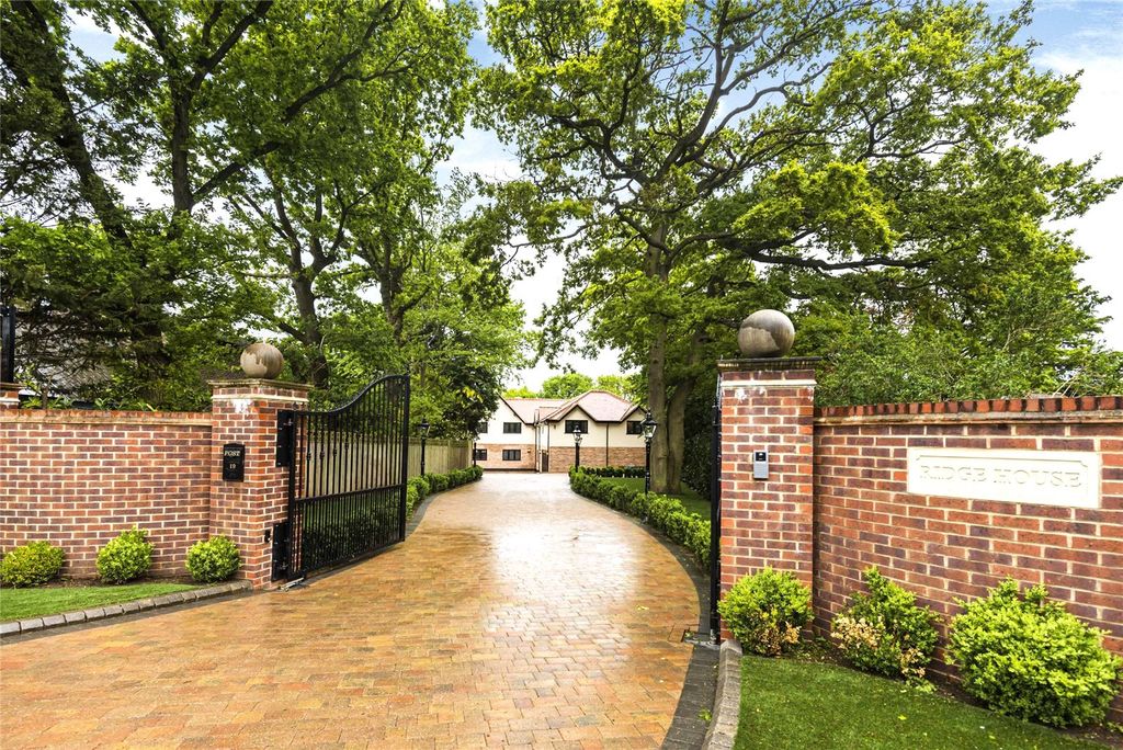 Property photo 2 of 25 Picture No. 27