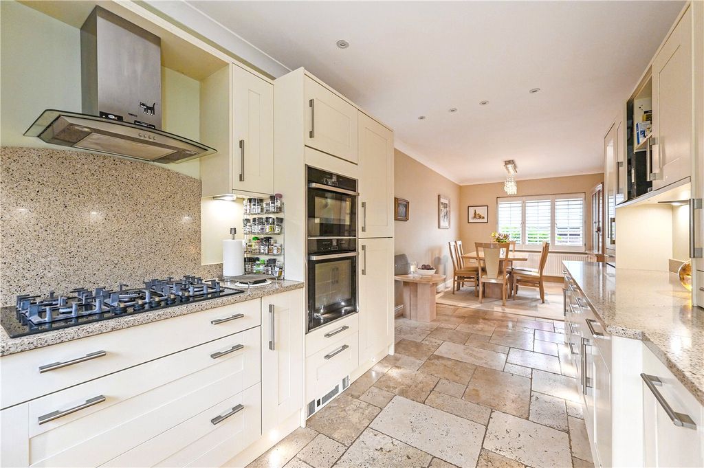 Property photo 2 of 18 Kitchen