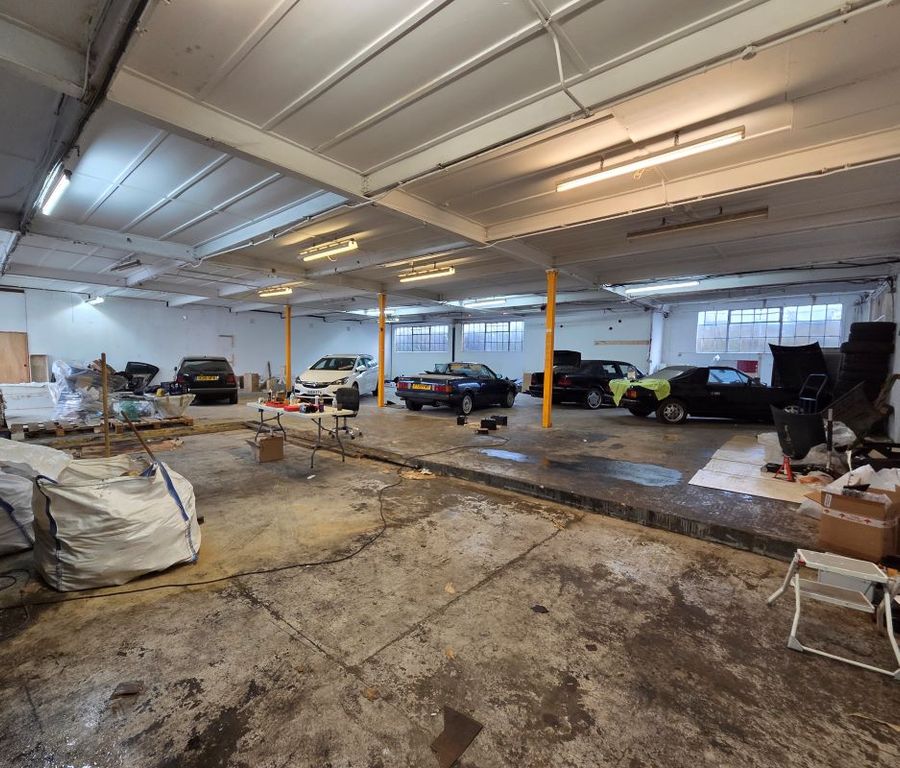 Property photo 2 of 35