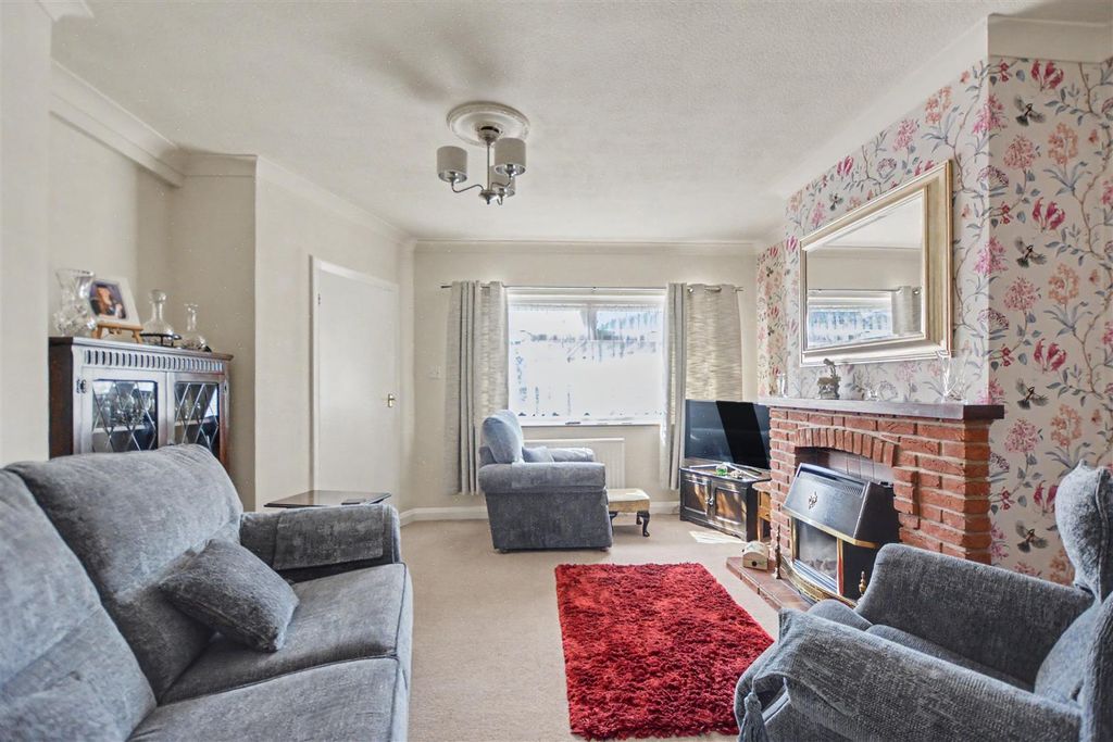 Property photo 3 of 28 Lounge_1.Jpeg