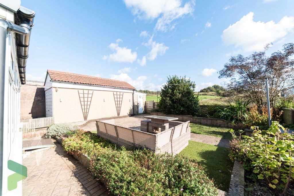 Property photo 3 of 16 Garden