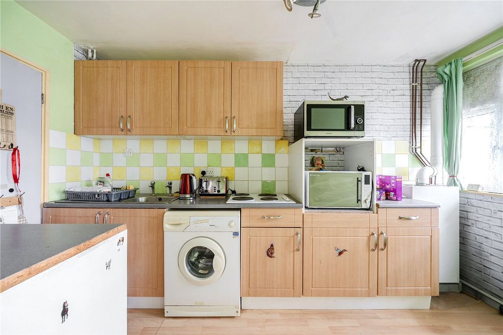 Property photo 2 of 22 Picture No. 18