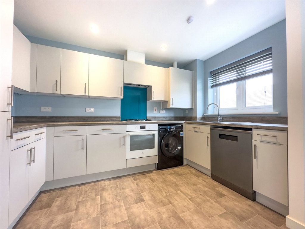 Property photo 2 of 16 Kitchen