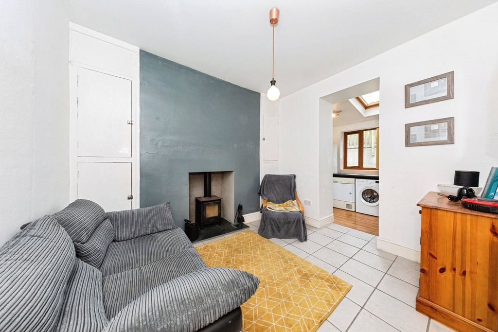 Property photo 2 of 17 Photo