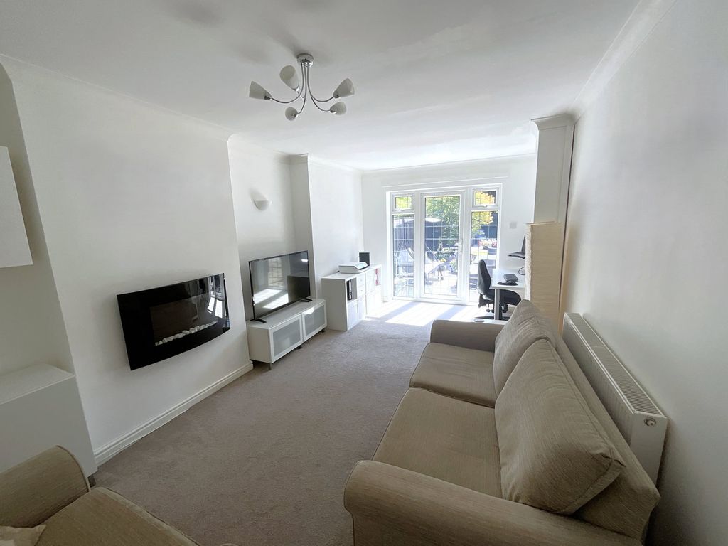 Property photo 3 of 19