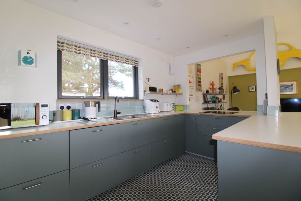 Property photo 3 of 22