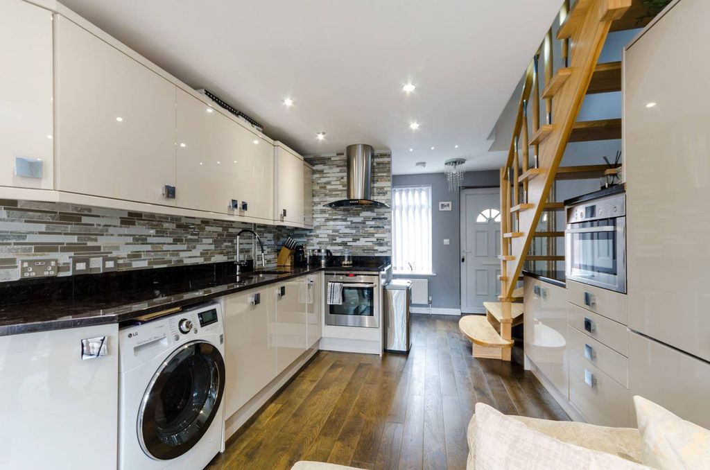 Property photo 1 of 16