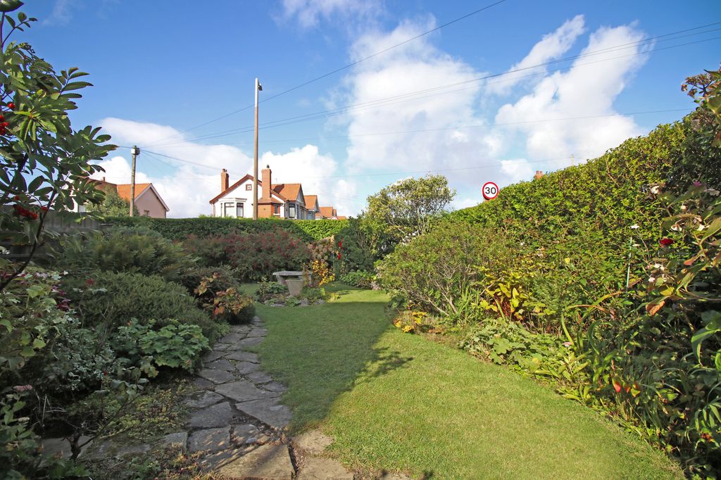 Property photo 2 of 30