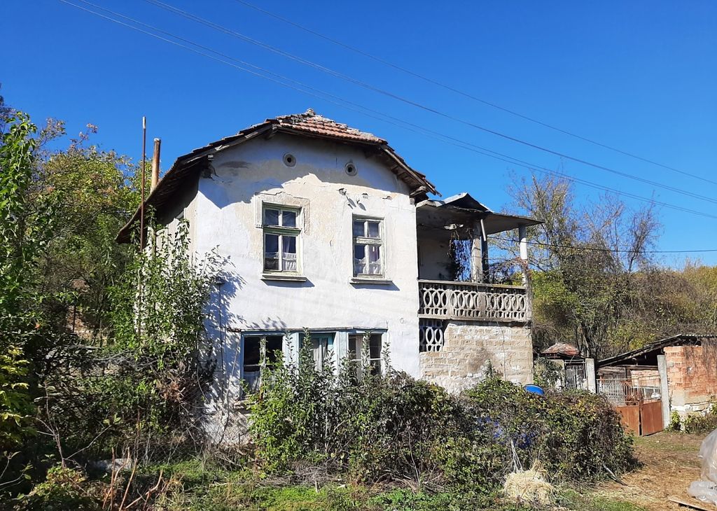 Property photo 1 of 9