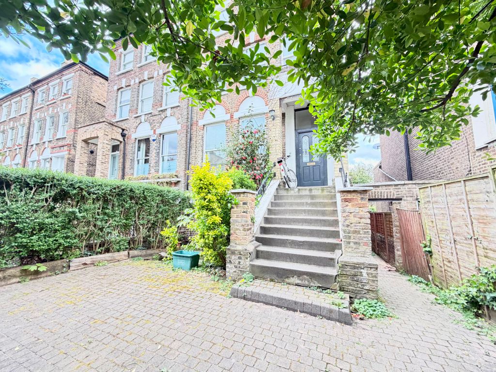 Property photo 3 of 18