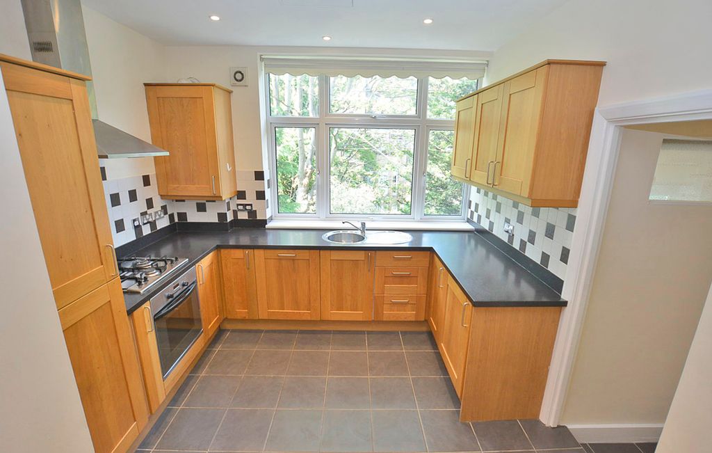 Property photo 1 of 8 Photo 14