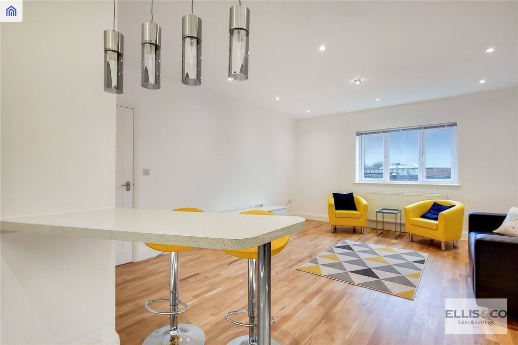 Property photo 2 of 9 Picture No. 06