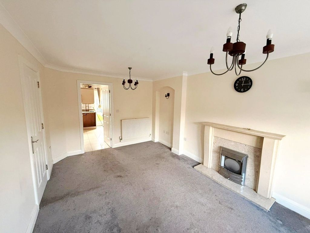 Property photo 3 of 15 Picture No. 12